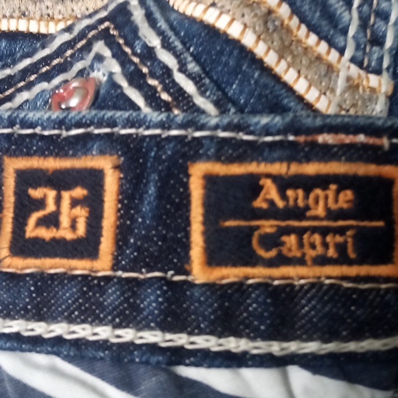 Rock Revival Women's 26 Capri Angie Embellished Shimmer Distressed NWT - Picture 11 of 11